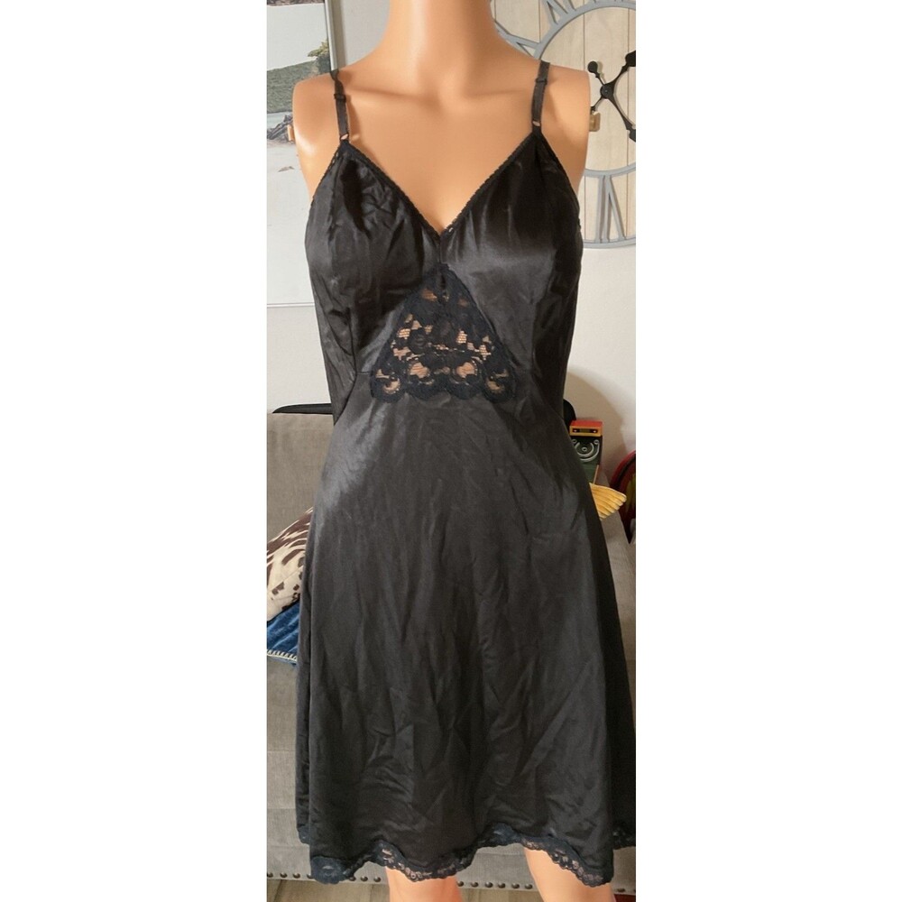 VTG 1970's SEARS "THE DOESN'T SLIP" Antron III SZ 36 NYLON Black LACE FULL SLIP